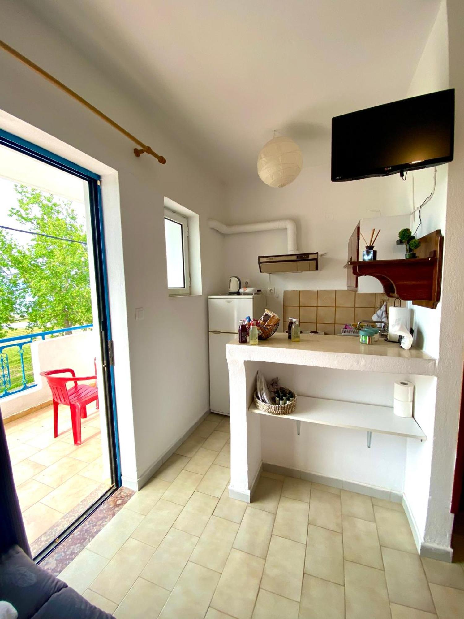 Alexandra Studios Néos Pírgos Eksteriør billede