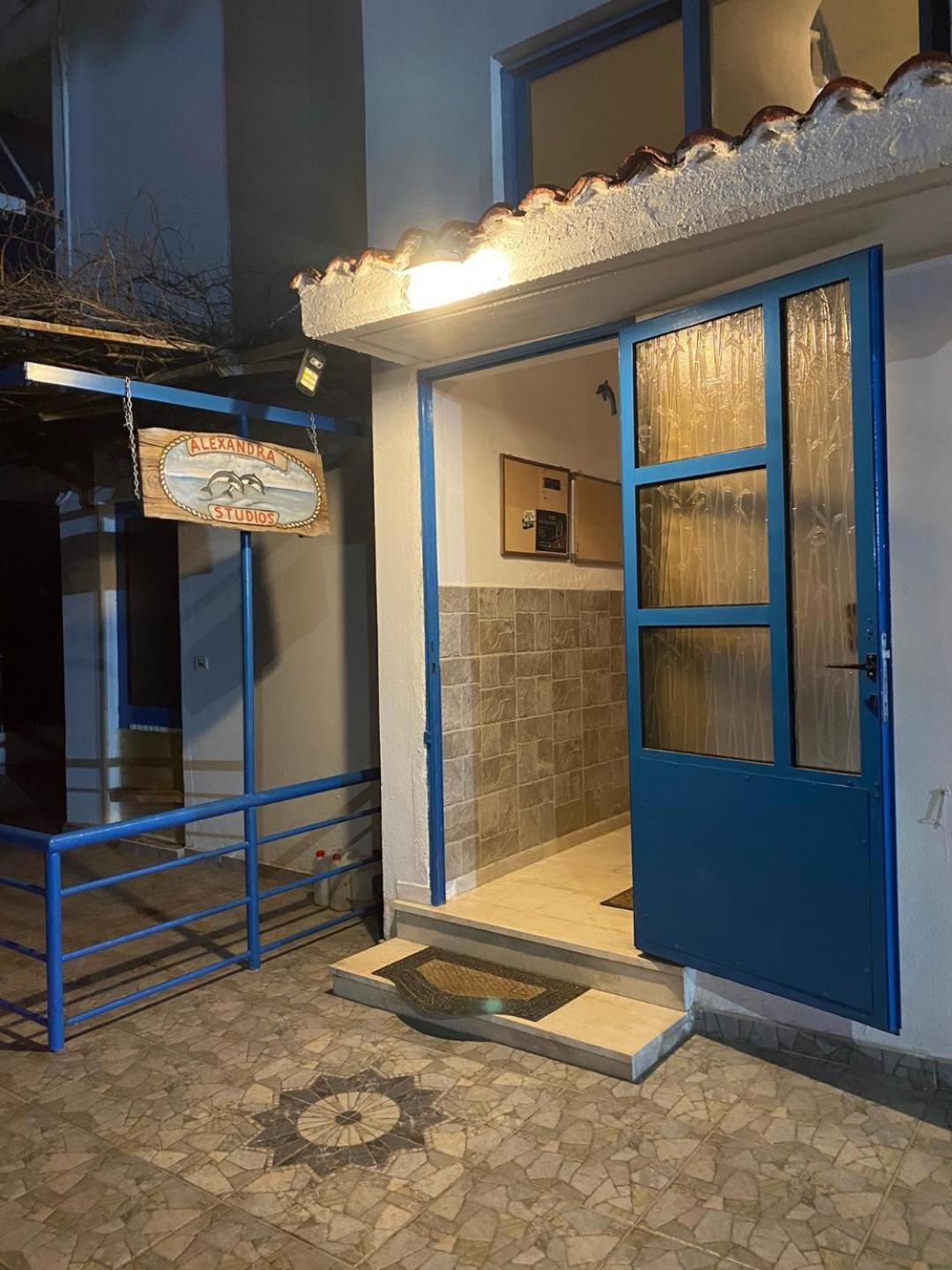 Alexandra Studios Néos Pírgos Eksteriør billede